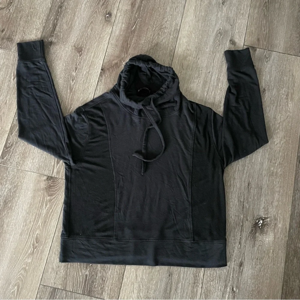 Athleta Coaster Luxe Cowl Neck Pullover Sweatshirt‎ in Black Size Small